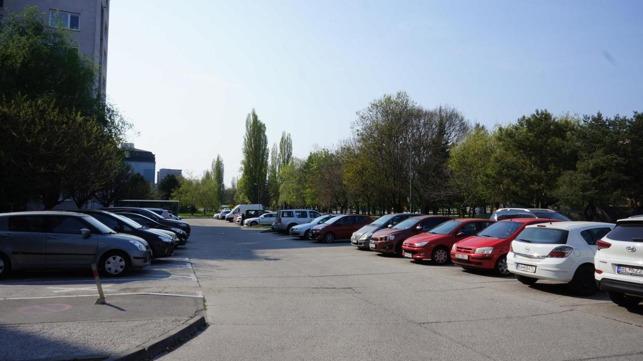 Vesna Convenient Apartment Bratislava Luaran gambar