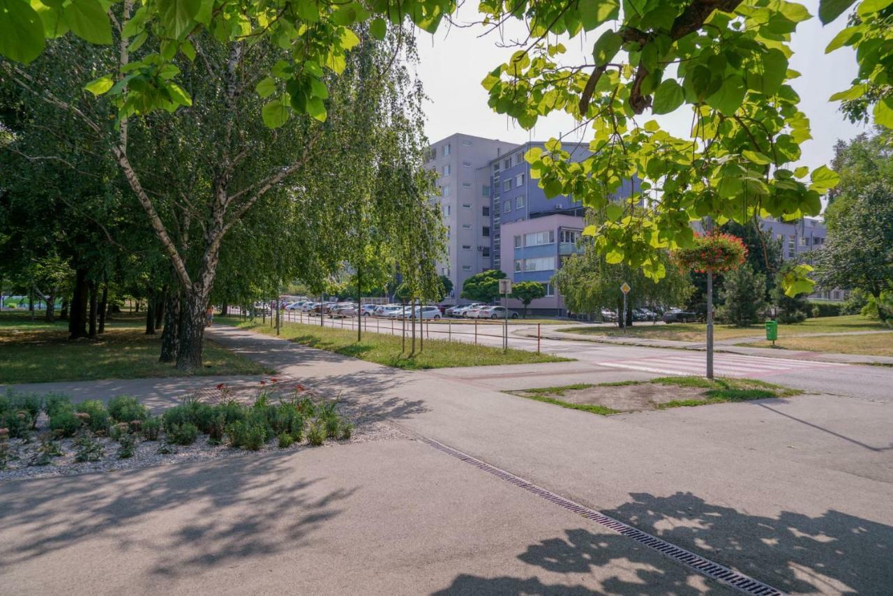 Vesna Convenient Apartment Bratislava Luaran gambar